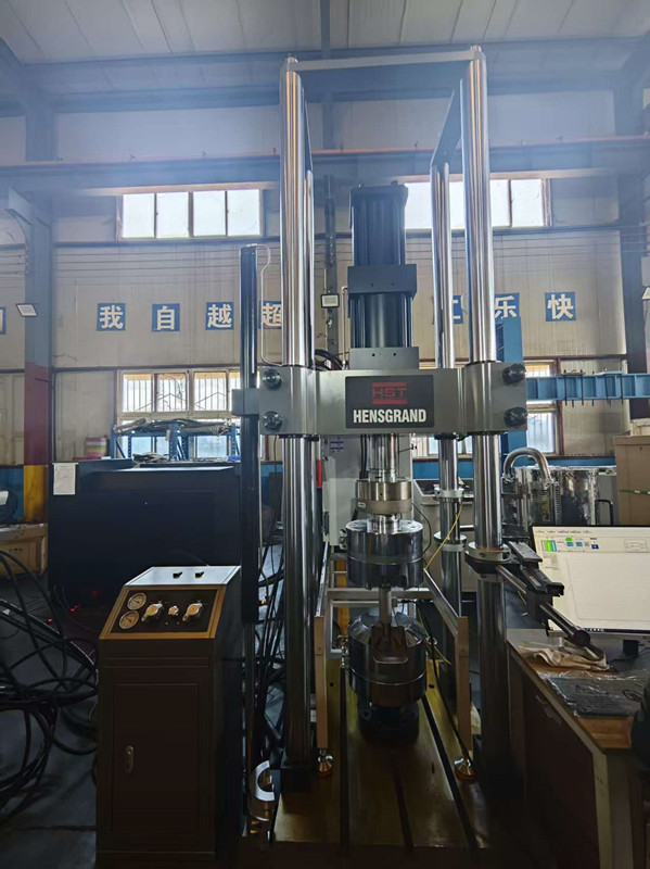 کالیبراسیون هم محوری و جابجایی دستگاه تست خستگی