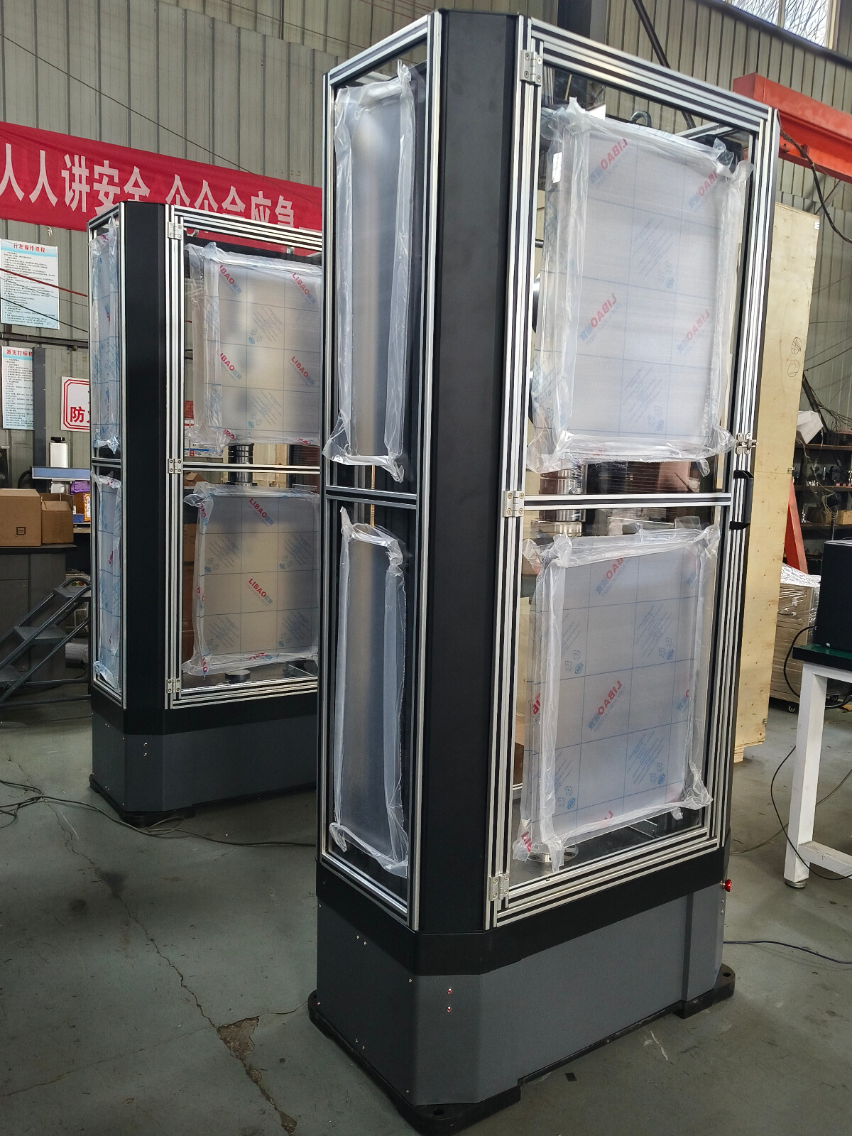 Groundbreaking Microcomputer-Controlled Electronic Universal Testing Machine with Safety Shield Redefines Material Testing Safety and Precision