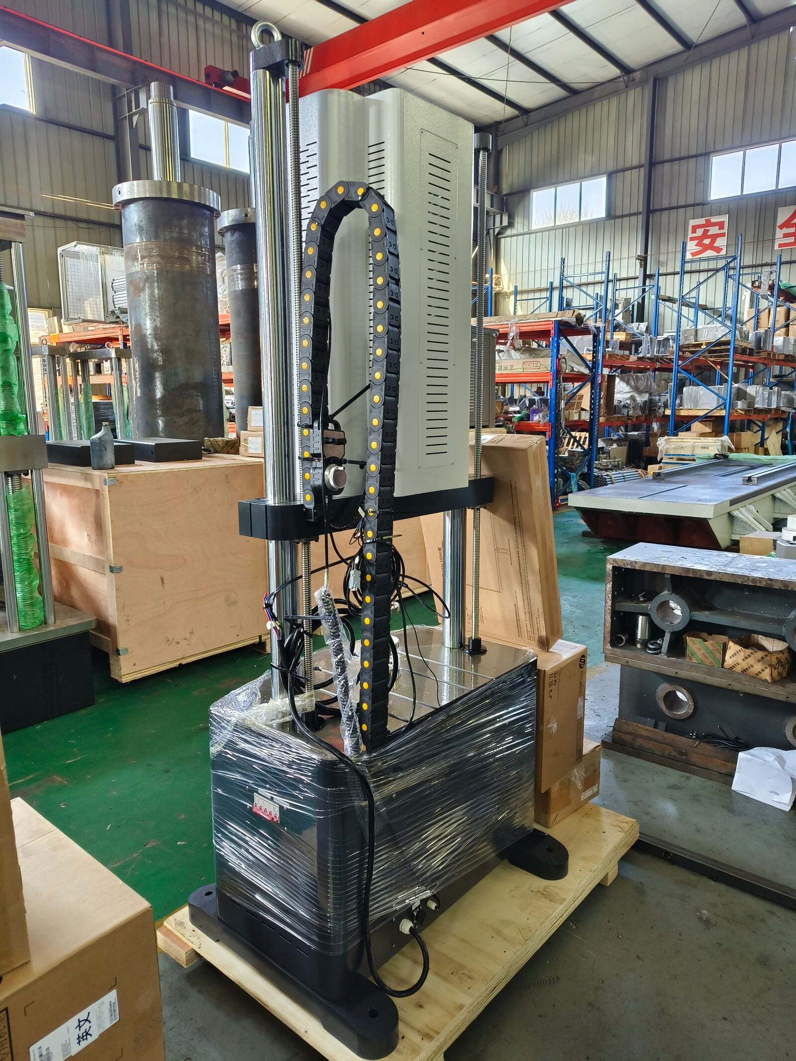 HST دستگاه تست خستگی الکترونیکی سروو دینامیک سازگار با ASTM E399 و EN10002 را راه اندازی کرد