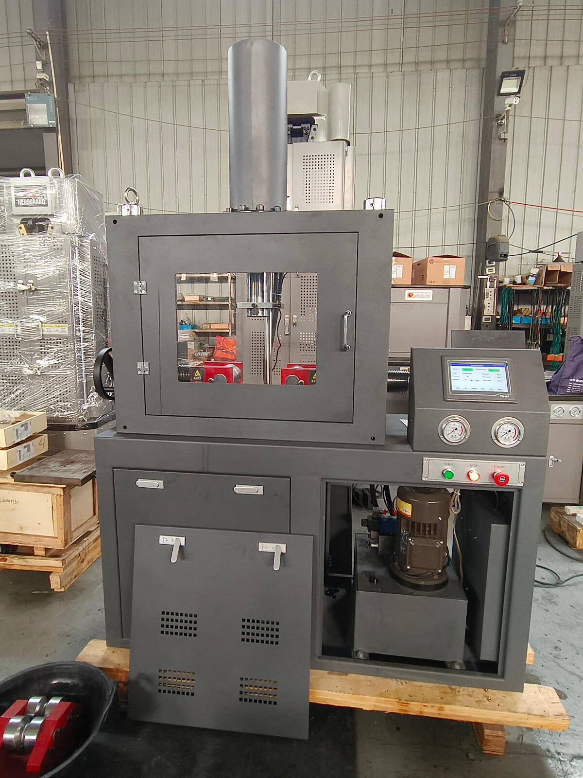 Quelle machine est conforme aux normes GB1499 et GB/T232 pour les tests de pliage des métaux ?